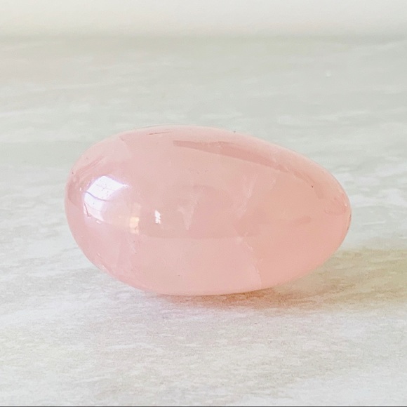 Other - 5.08oz Rose Quartz Madagascar FreeForm Palmstone